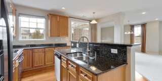 1376 Scarboro Road Gallery 11