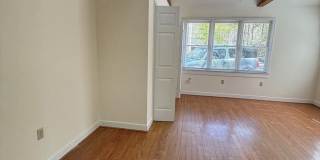 130 SPRINGWOOD Drive unit: Rental Unit Gallery 4