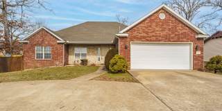 Charming 4-Bedroom Home in Rogers with Beautiful Natural Light! Gallery 1