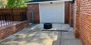 3/2 Duplex Conveniently Situated in an Established Neighborhood! Gallery 42