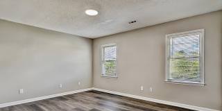 Holly Hills Gallery 13
