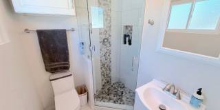 Charming 3 Bedroom, 2 Bathroom NE ABQ Home. Refrigerated Air! Spacious backyard. Near Uptown Gallery 20