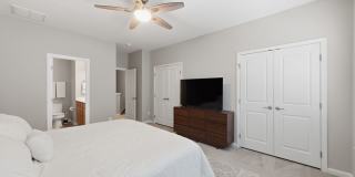 Stylish 3bd 3.5bath townhome for rent in the highly desirable Vermillion Gallery 28