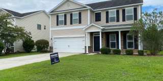 4 bedroom 2.5 bath home with a loft Gallery 1