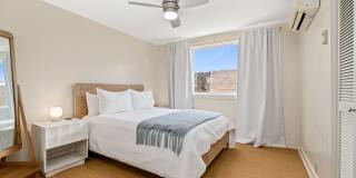 Spacious with split a/c units, solar, comfortable Island Home in Beautiful Kahala! Gallery 21