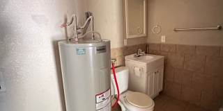 2 BEDROOM 1 BATH HOUSE ALL ELECTRIC CENTRAL HEAT & AIR HAS STACK WASHER/DRYER CONNECTION. Gallery 6