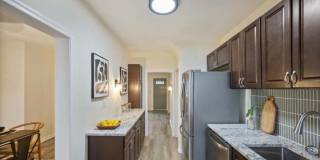 Beautiful Renovated 3BR/2BTH Brick Townhome Gallery 10