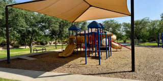 4 Bedroom 3 Bathroom Home in Surprise! Has Loft & Additional Office/Den! Gallery 44