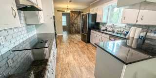 4 Bedroom, 2 Bathroom Home in Woodway, TX! Gallery 8