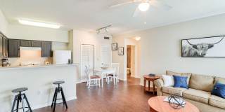 Lakeline Apartments Gallery 8