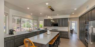 Fully Furnished! Prestige Luxury Single 5bed 3bath House Gallery 1