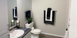 Emory Lakes Luxury Apartments Gallery 41