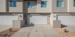 3 Bedroom Townhome in Desert Color Gallery 1