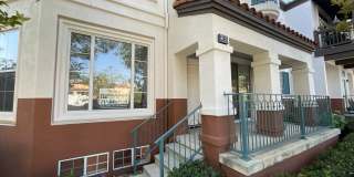 Tustin Del Verde: 3 Bed 2.5 Bath Tri-Level Townhouse Gallery 1