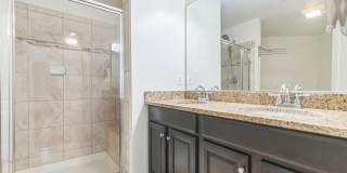 42385 TRELLIS Square Gallery 21