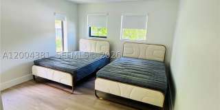 905 SW 13th Ct Gallery 13