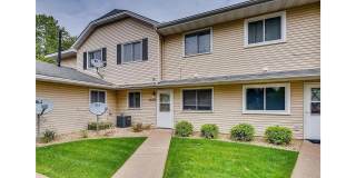 Great 2 Bedroom, 2 Bathroom Side by Side Townhome Unit Available in Coon Rapids - WON'T LAST LONG Gallery 1