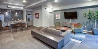 Eviva Midtown Gallery 16