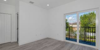 Pearl 13 at Pompano Beach Gallery 25