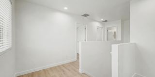 105 W Latona Gallery 40