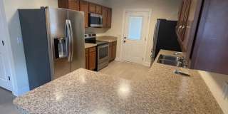Pre-Leasing Now for 2026 UK School Year! Gallery 16