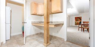 Beautiful and Spacious Lower Level Unit, Separate Entrance, Util. Included-Potomac, MD Gallery 10