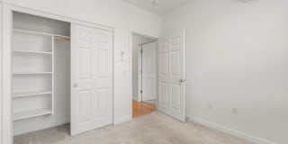 51st Street Apartments Gallery 23