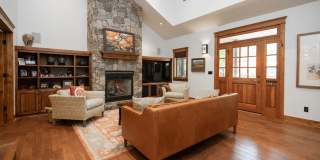 Beautiful Westside Craftsman | Prime Bend Location Gallery 15