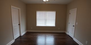 4 Bed/4 Bath Available! Gallery 10
