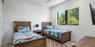 332 Balboa St Gallery 39