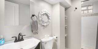 Beautifully Fully-Furnished Duplex in Old Town Gallery 22