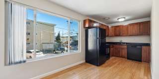 2p008 - Lake View East Gallery 10