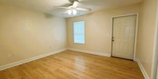 SPACIOUS 3/3 , Open Floor Plan, Vaulted Ceilings, New Paint and New Plank Floors, and W/D! $1500/month Avail Now! Gallery 10