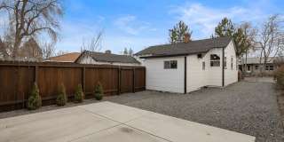Remodeled Midtown Bungalow Gallery 29