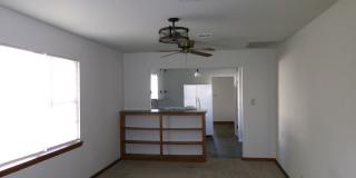 Charming Cottage on A. Avenue - MOVE IN SPECIAL $200 OFF 1st Months Rent: Gallery 33