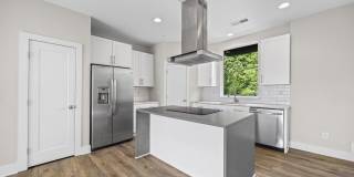 Luxury with contemporary style! This 3 bedroom 3.5 bath Condo in the East End Optimist Park Community of Charlotte is a gem! Gallery 10