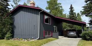 Very well maintained 4 bedroom house - Pet ok on approval. Available NOW! Gallery 1