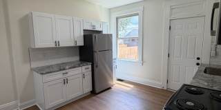2 Bed / 2 Bath with Private Garage & Fenced Yard Gallery 5