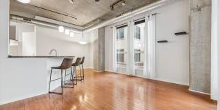 113 N BREAD Street Gallery 6
