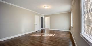 Freshly Renovated 2 Bedroom Home Gallery 8