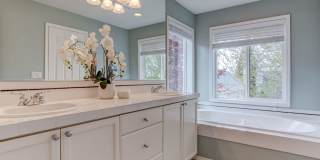 Sought after Remington 4bed 2.5bath with Lots of Yard Space! Gallery 25