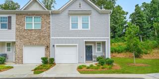 Corner Unit 3BR Townhome Near Airport | Gated + Pool Access Gallery 1