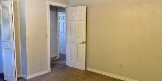 Wonderful Home in Campus West! Gallery 14