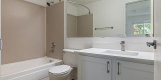 The Docks at Redmond Lakeview Gallery 27