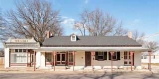301 LAUREL Street Gallery 1