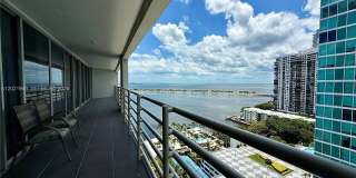 2025 Brickell Ave Gallery 14