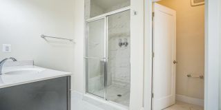 44764 TIVERTON Square Gallery 11