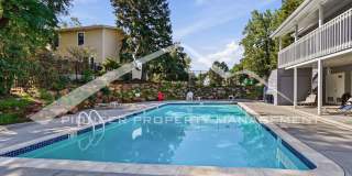Stunning Townhouse with Washer/Dryer and Central AC Gallery 27