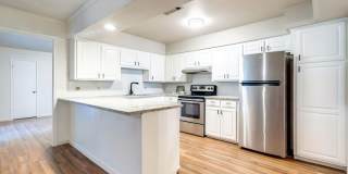 524 N Woods Gallery 10