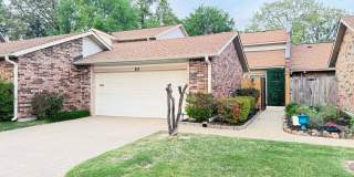 10 Hampshire Circle, Little Rock AR 72211 - Wonderfully updated 3br 2ba 2 story condo just off R Parham Gallery 1
